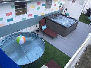 Amazing Hot Tub/ Stock Tank Pool - 4hvězdičkové hotely ve městě Pensacola