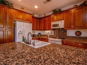 POOL SIDE, with free WiFi and GOLF PASS