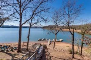 Lakefront Townhome with Dock 6 Mi to Blue Ridge! - Padena