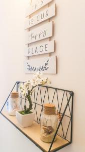 Sunny Portside Apartment