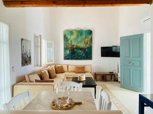 Mykonian Style w Shared Pool Houses & Nighttime Security Guard