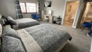 Johnny Murphy's Guest Rooms - Forkill