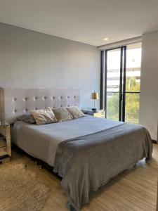 Hermoso elegante moderno