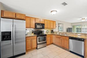 Cozy 2-Bedroom Condo in Prime Siesta Key Location