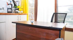 Supercilious Suite Apartment