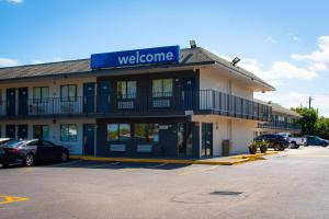 Motel 6-Lantana, FL