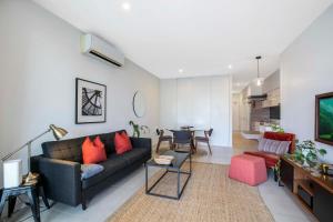 Sunny 1b in heart of South Bris by Custom Bnb Hosting