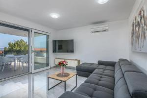 Apartments by the sea Vantacici, Krk - 21690