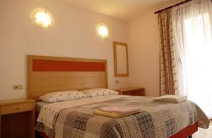 Apartments by the sea Banjol, Rab - 22362