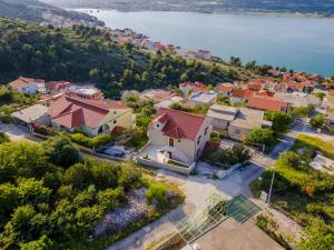 Family friendly apartments with a swimming pool Mastrinka, Ciovo - 22372