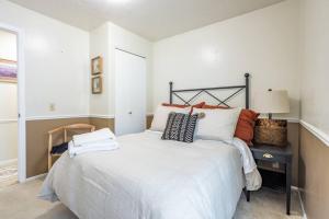 Spacious 6 BR Extended Stay