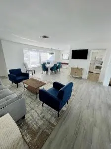 Venice Lakefront Pool Home - Woodmere