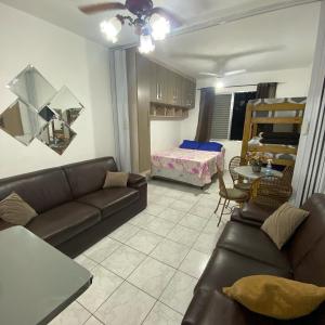 Apartamento kitnet pé na areia praia Ocian