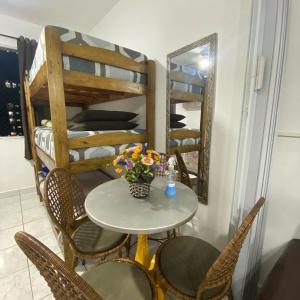 Apartamento kitnet pé na areia praia Ocian