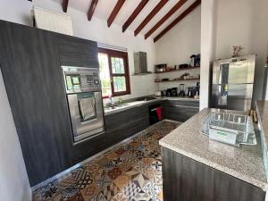 Hermosa Finca Vacacional con Piscina y Lago