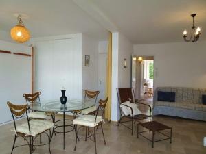 T2 à 50m de la plage avec piscine, animaux admis, parking privé - FR-1-776-19