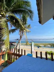 ห้องพักบ้านริมหาด ปากน้ำปราณ - Ban Tha Khoi