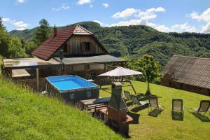 Farmhouse & The Cabin at St Donat
