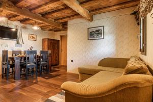 Vineyard Cottages Skatlar with Sauna and Outdoor Jacuzzi 