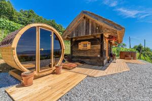Vineyard Cottages Skatlar with Sauna and Outdoor Jacuzzi 