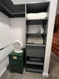 Pura Vida Hub - Iconnia - Cash Only