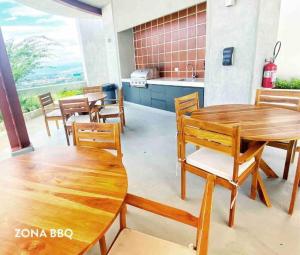 Pura Vida Hub - Iconnia - Cash Only