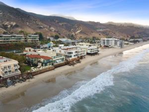Malibu Sand Carbon Beach Suites
