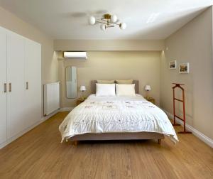 Queens Avenue Apartment