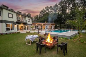 ELIVAAS 6 BHK Farmstay with Pvt Pool & Garden - Esh