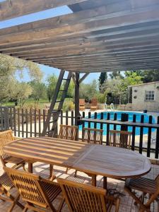 Maisons de vacances Mas Provencal de 120m2 en Camargue, Avec Piscine et Parking inclus, Ideal pour des vacances : photos des chambres