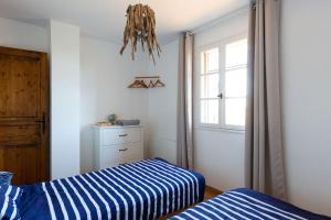 Maisons de vacances Mas Provencal de 120m2 en Camargue, Avec Piscine et Parking inclus, Ideal pour des vacances : photos des chambres