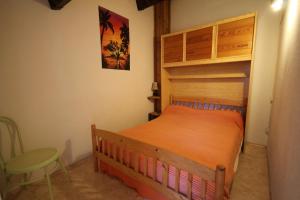 Villa 6 couchages 3 chambres terrasse ombragée parking dans résidence sécurisée piscine commune 400m de la mer LRJP93