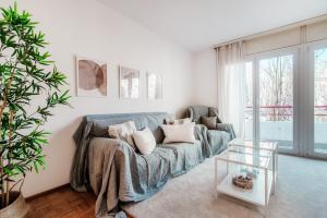 Pink Flat by Quokka 360 - close to the Italian border