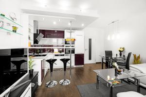 BNB New Beautiful Apartment in the Center of Ostrava with option Garage Parking