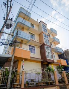 คุณแดง บัดเจทโฮเทล - Khun Daeng Budget Hotel