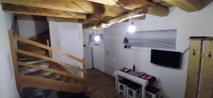 Apartment house with sauna and jacuzzi Svätý Kríž 3