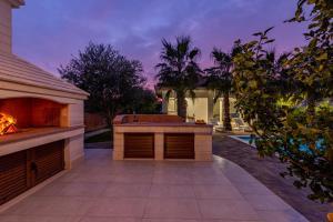 Luxury Villa Agape Palm Beach Tennisplatz