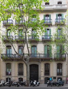 The Barcelona Centric APT