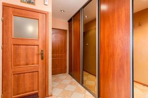 Zielona Nowa Huta Apartment by BookingHost