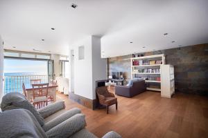 Ático de Lujo en primera línea de mar