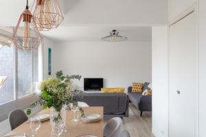 Appartements Le Ballast - Appt a Dinard avec balcons et garage : photos des chambres