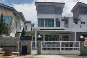 Semi-detached House, Semenyih, Malaysia - Titi