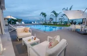 לוויט האוס - Um Qeis