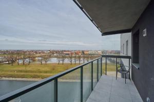 River View Studio with Balcony & FREE GARAGE Wrocław by Noclegi Renters