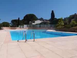 Villas GASCOU - Golfe de St-Tropez - Mazet dans un domaine avec piscine et terrain de tennis : Maison 2 Chambres