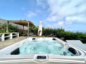 Nice house with jacuzzi, Wifi and view of the Atlantic Ocean, San Andres y Sauces - La Palma