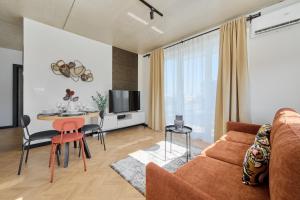 Fresh & Stylish Apartments in Poznań with Parking & Balcony by Renters