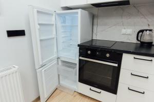 Petrovdom 2-237 apartment in Warsaw, RC Bliska Wola Tower