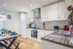 Luxe Cambridge Station Flat with Terrace