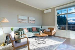 Fremont home with panoramic views near Woodland Zoo